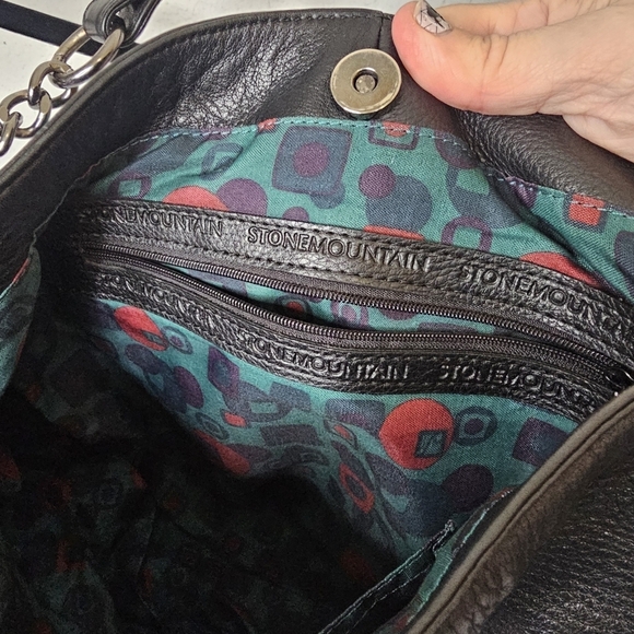 Stone Mountain Black Leather Purse Shoulder Strap Logo Medium Pockets Zip Snap - Picture 7 of 7